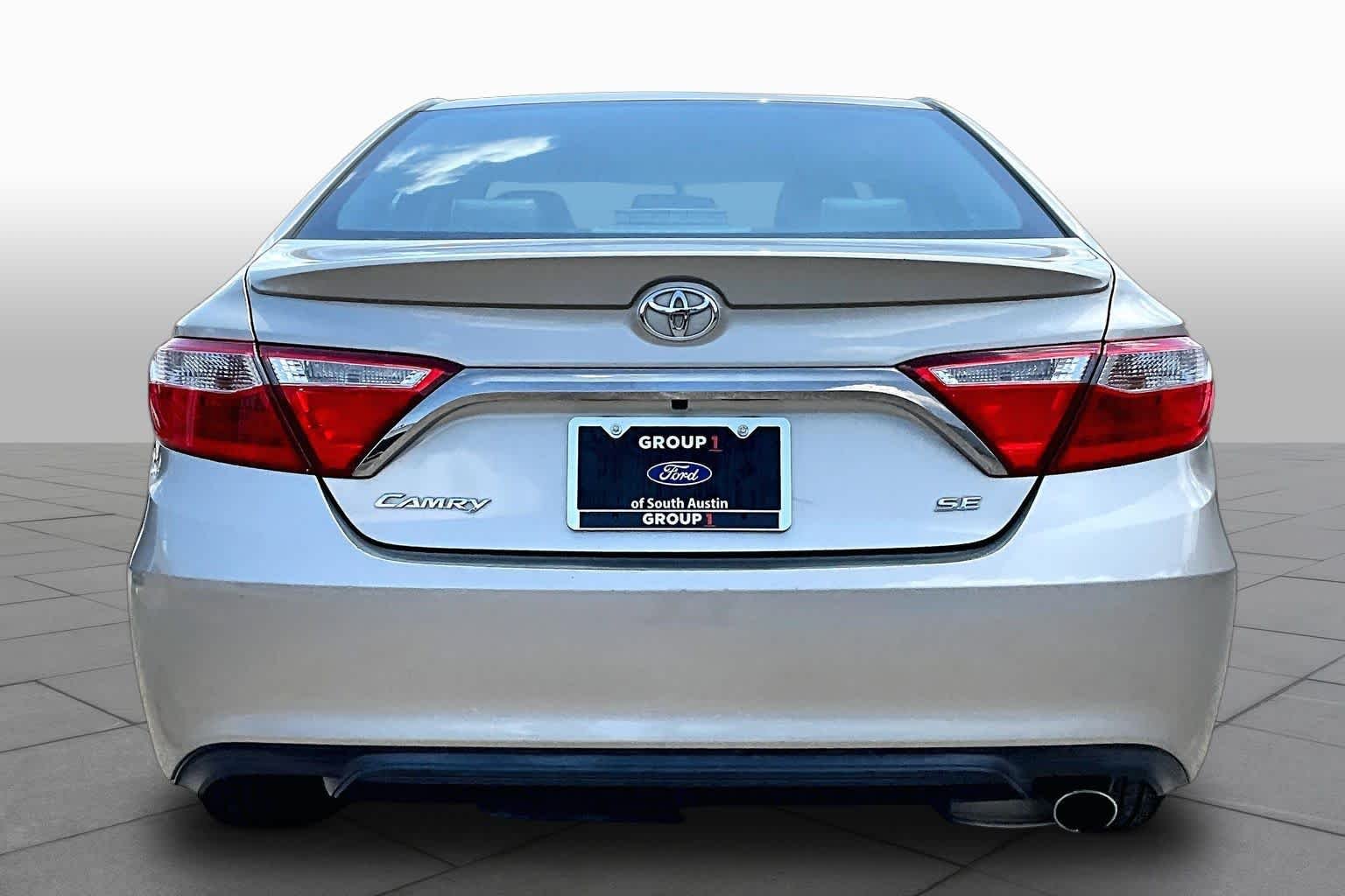 Used 2016 Creme Brulee Mica Toyota SE image 5