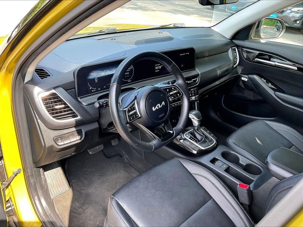 Used 2024 Green Kia SX image 8