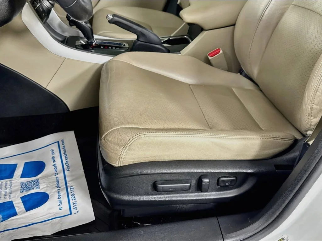 Used 2015 White Honda EX-L image 23