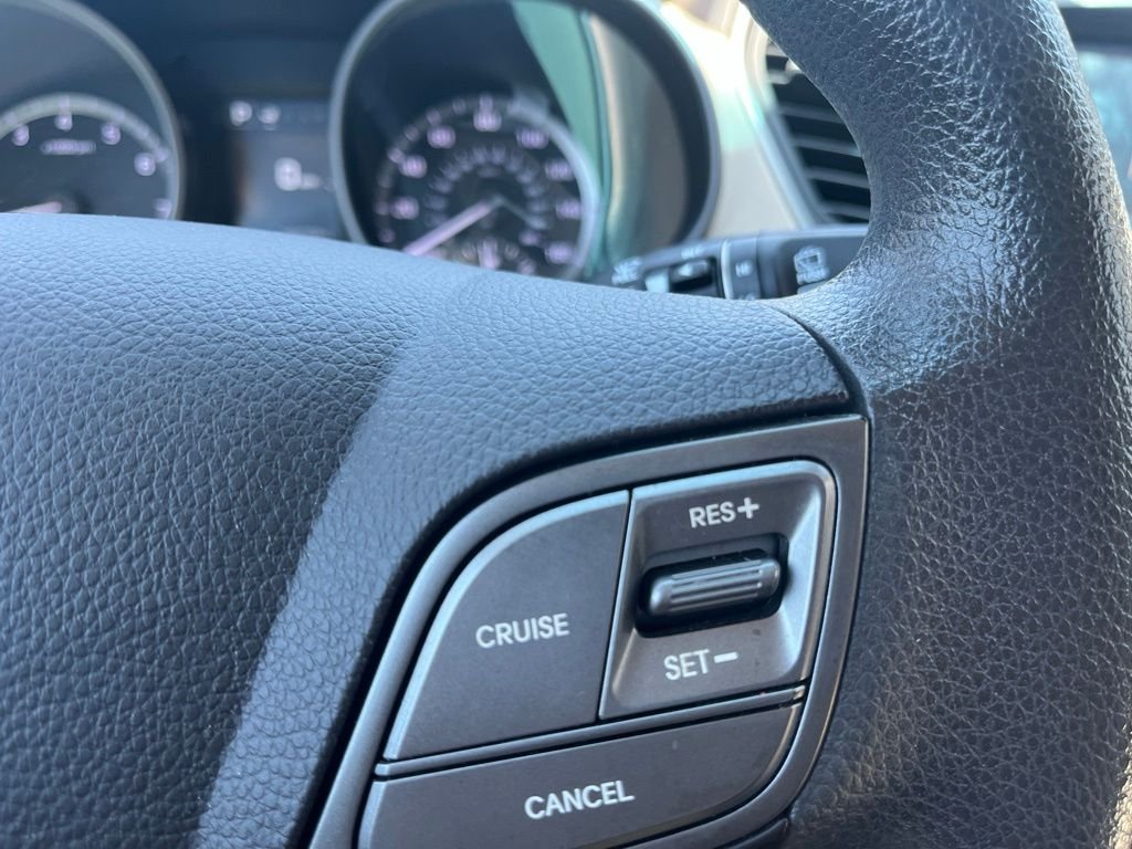 Used 2017 White Hyundai 2.4 image 15