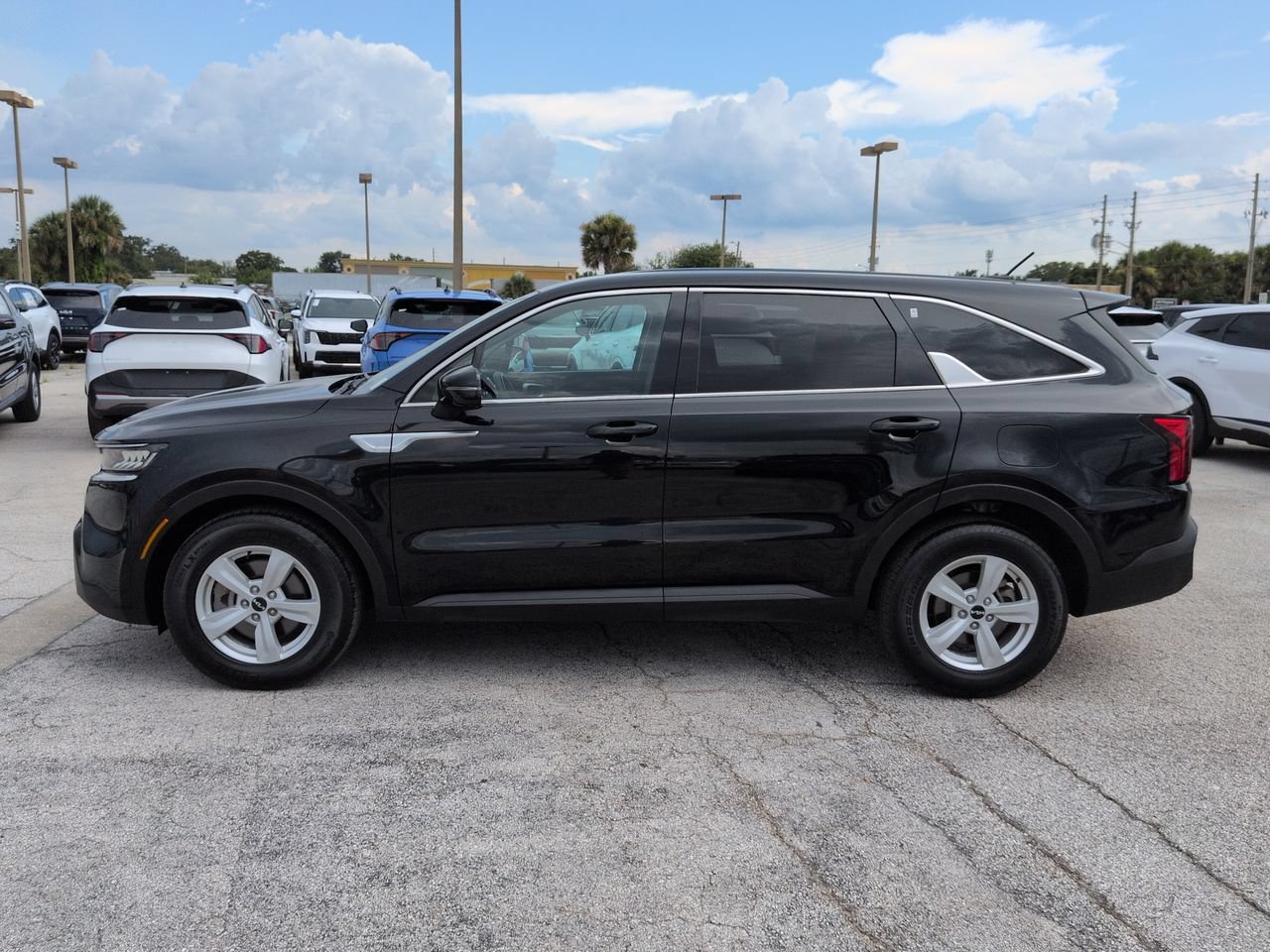 Certified Used 2023 Ebony Black Kia LX image 7
