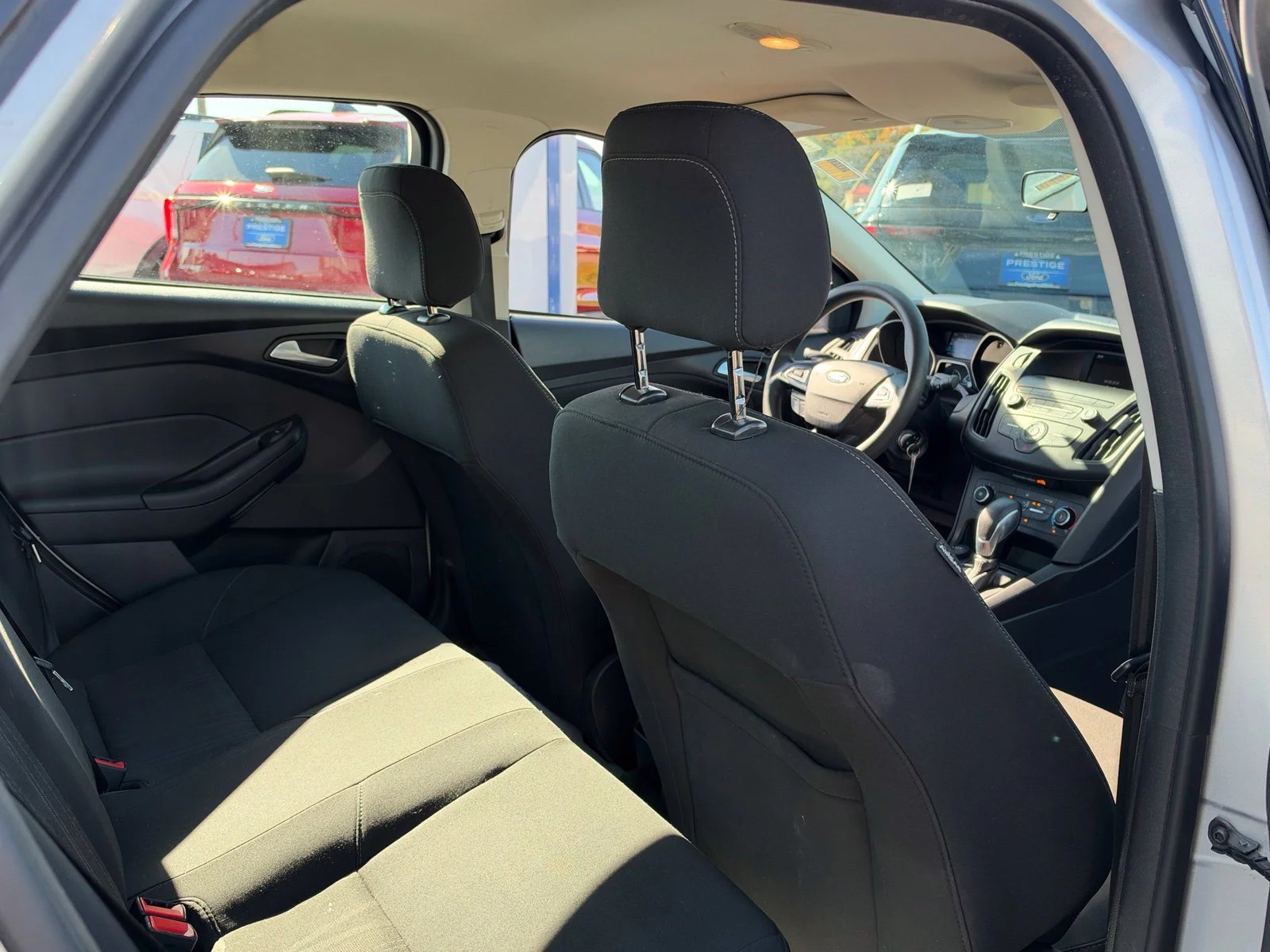 Used 2018 Silver Ford SE image 28