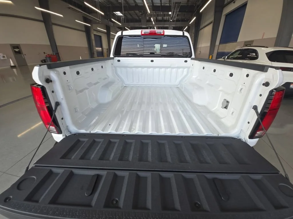 Used 2023 SUMMIT WHITE Chevrolet 4WD Z71 image 23