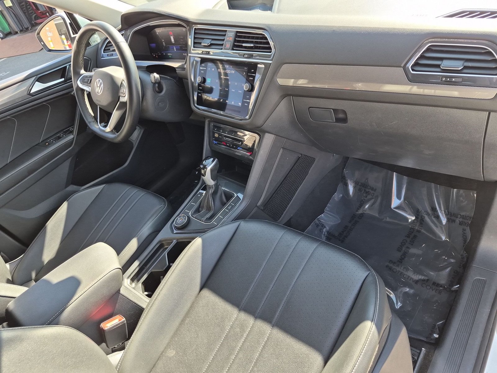 Used 2024 White Volkswagen SE image 20