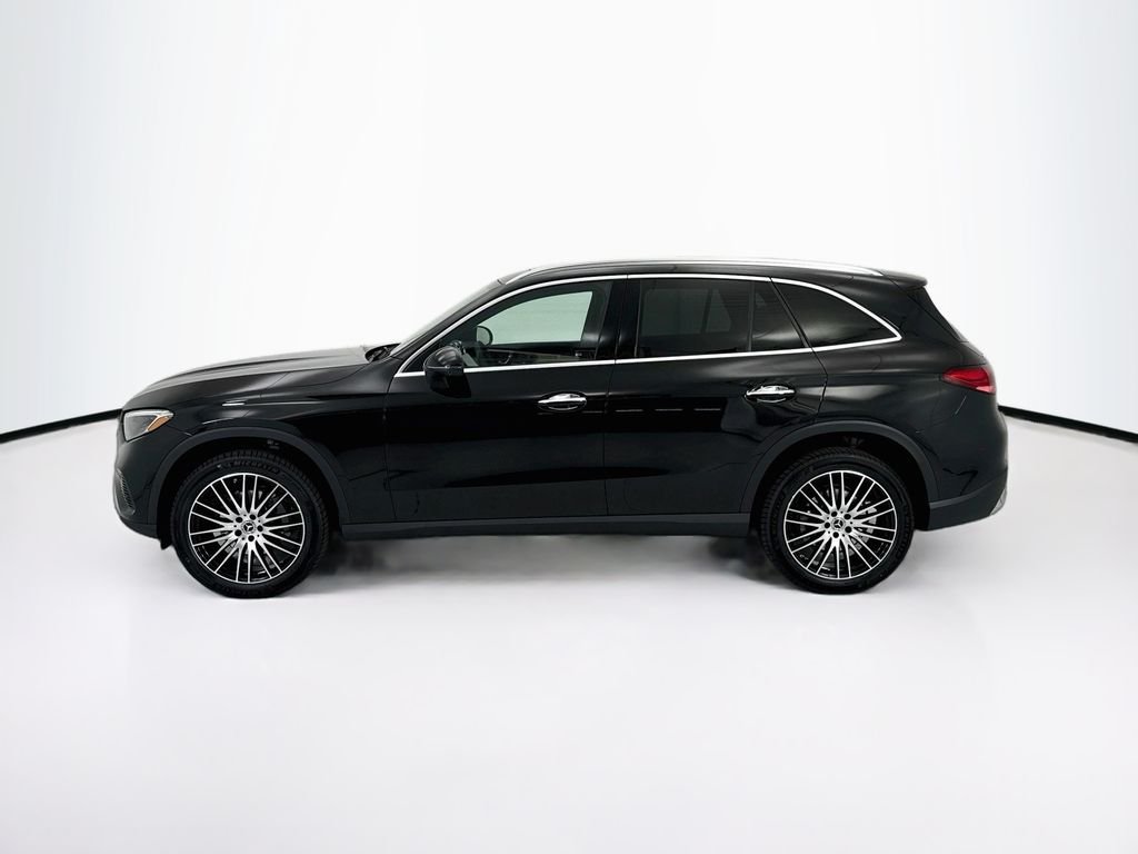 New 2027 Obsidian Black Metallic Mercedes-Benz GLC 300 image 8