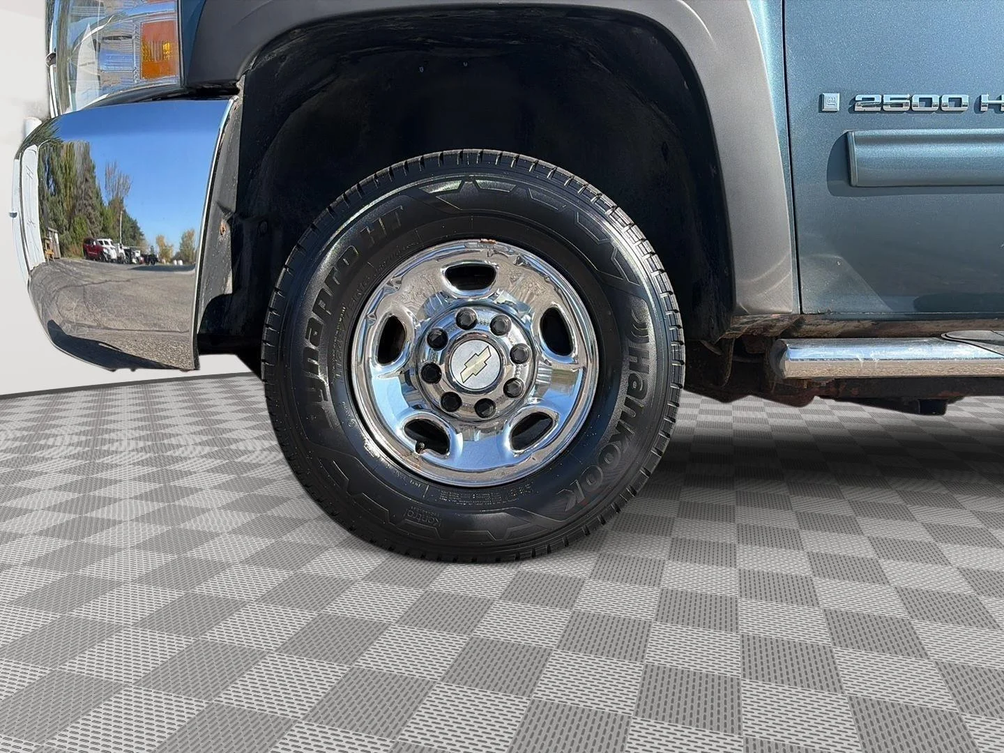 Used 2009 Blue Granite Metallic Chevrolet LT image 25