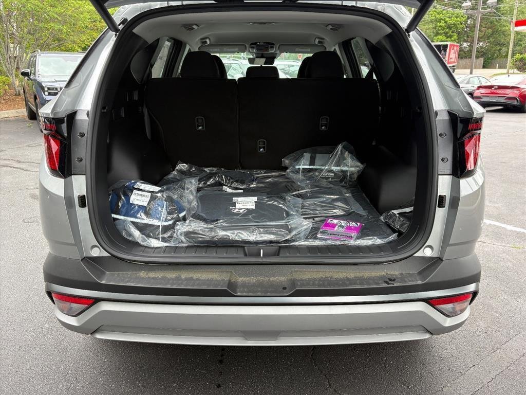 New 2026 Shimmering Silver Hyundai SEL image 59
