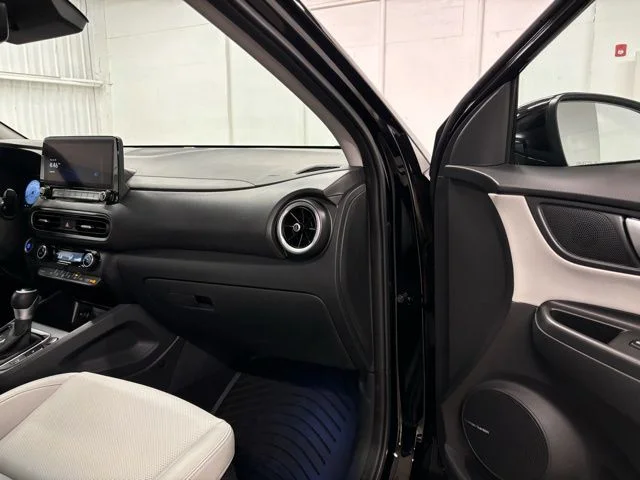 Used 2023 Black Hyundai Limited image 23