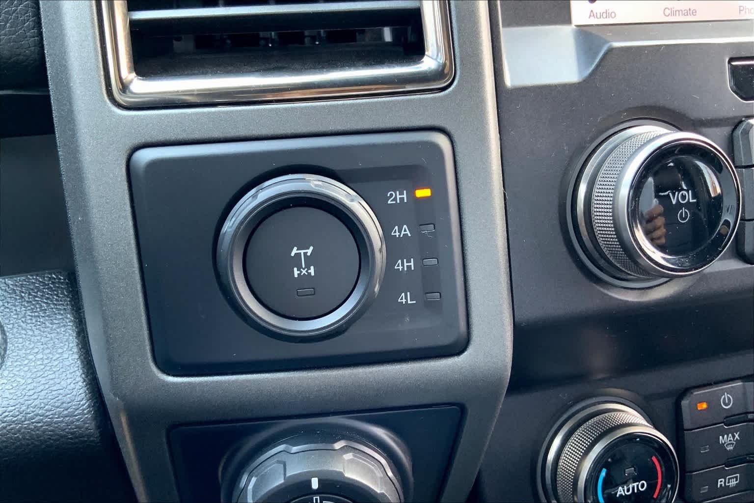 Used 2019 Magnetic Ford Raptor image 34