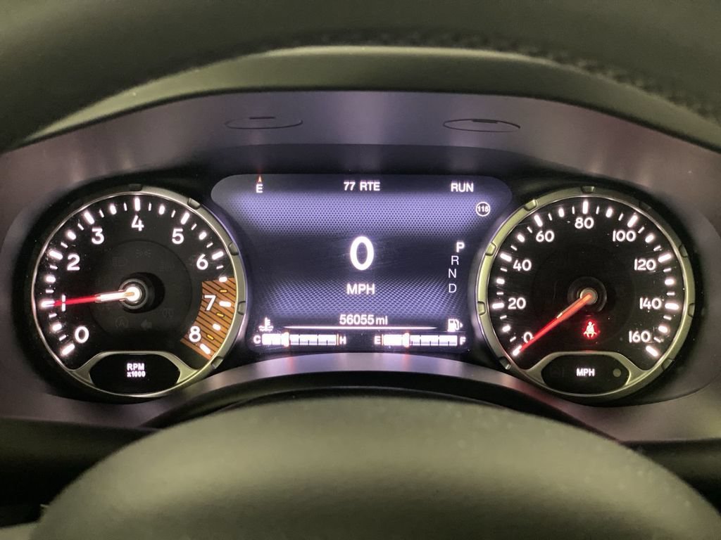 Used 2021 White Jeep Latitude 4x4 image 11