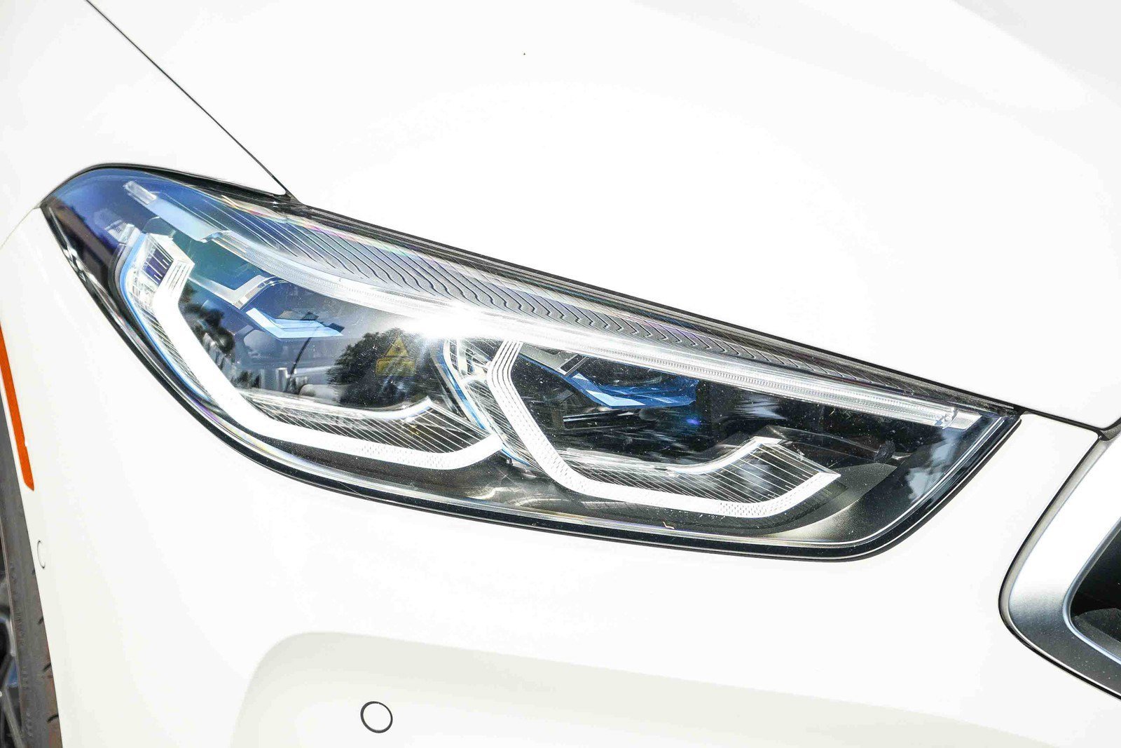2025 BMW 8 Series 840i - Photo 8