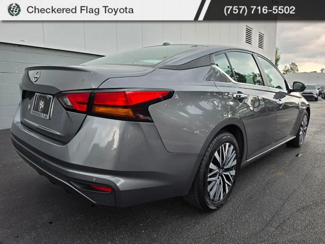Used 2025 Gun Metallic Nissan 2.5 SV image 5