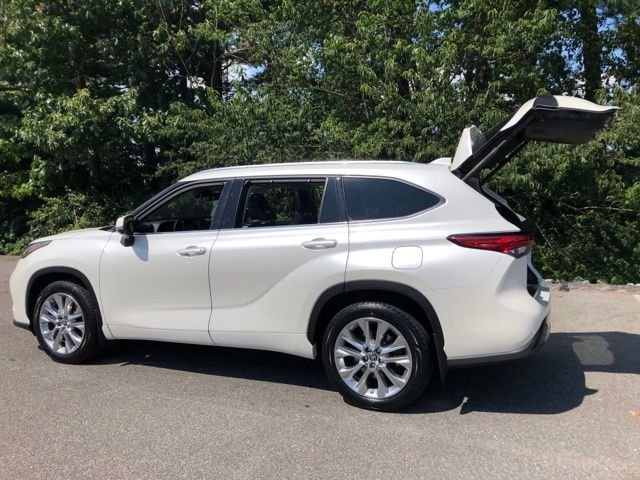 Used 2021 Blizzard Pearl Toyota Limited image 10