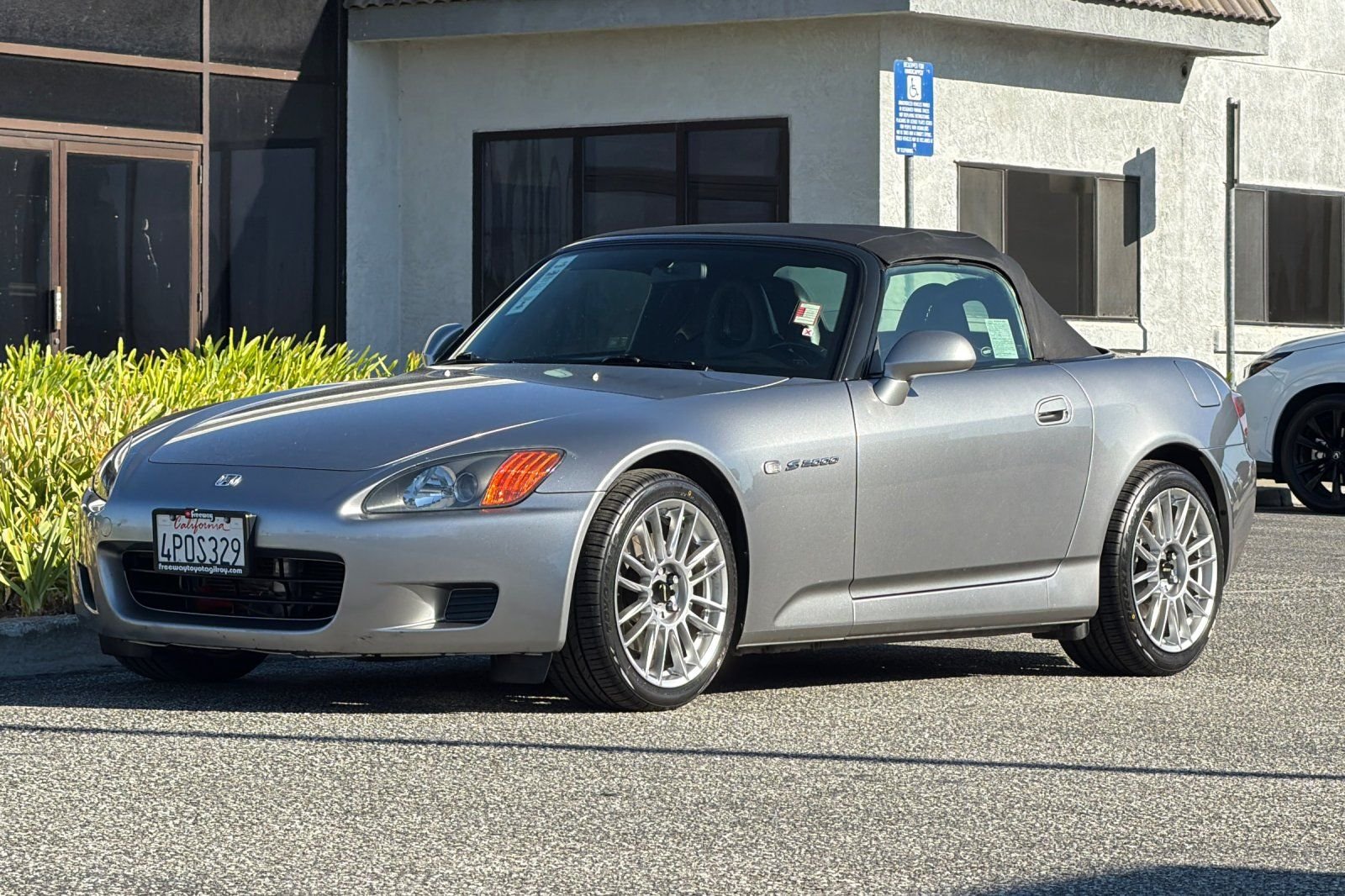 Used 2001  Honda Base image 9