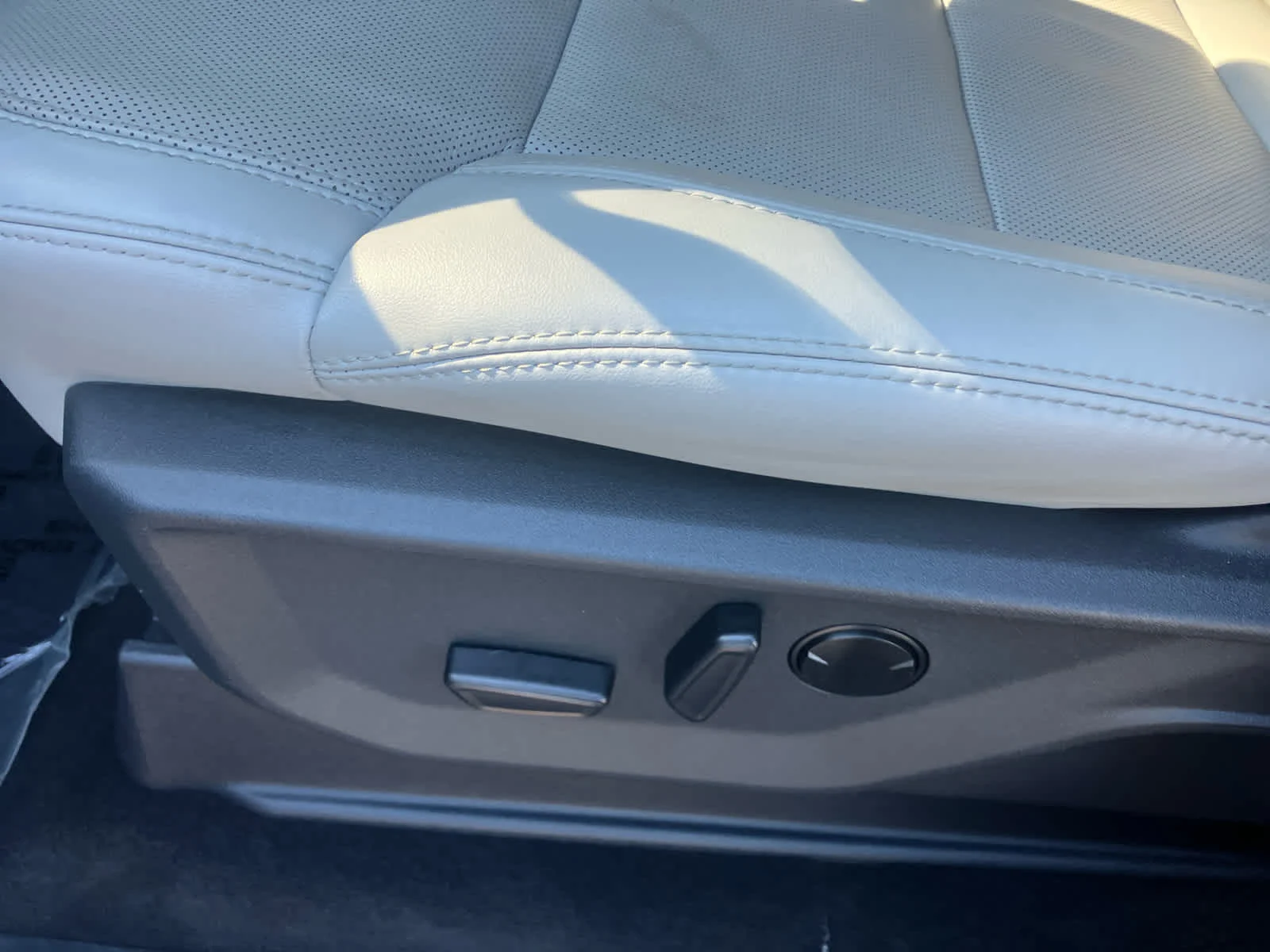 Certified Used 2025 Stone Blue Ford Platinum image 12