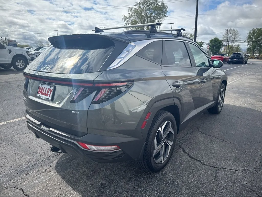 Used 2022 Gray Hyundai SEL image 3