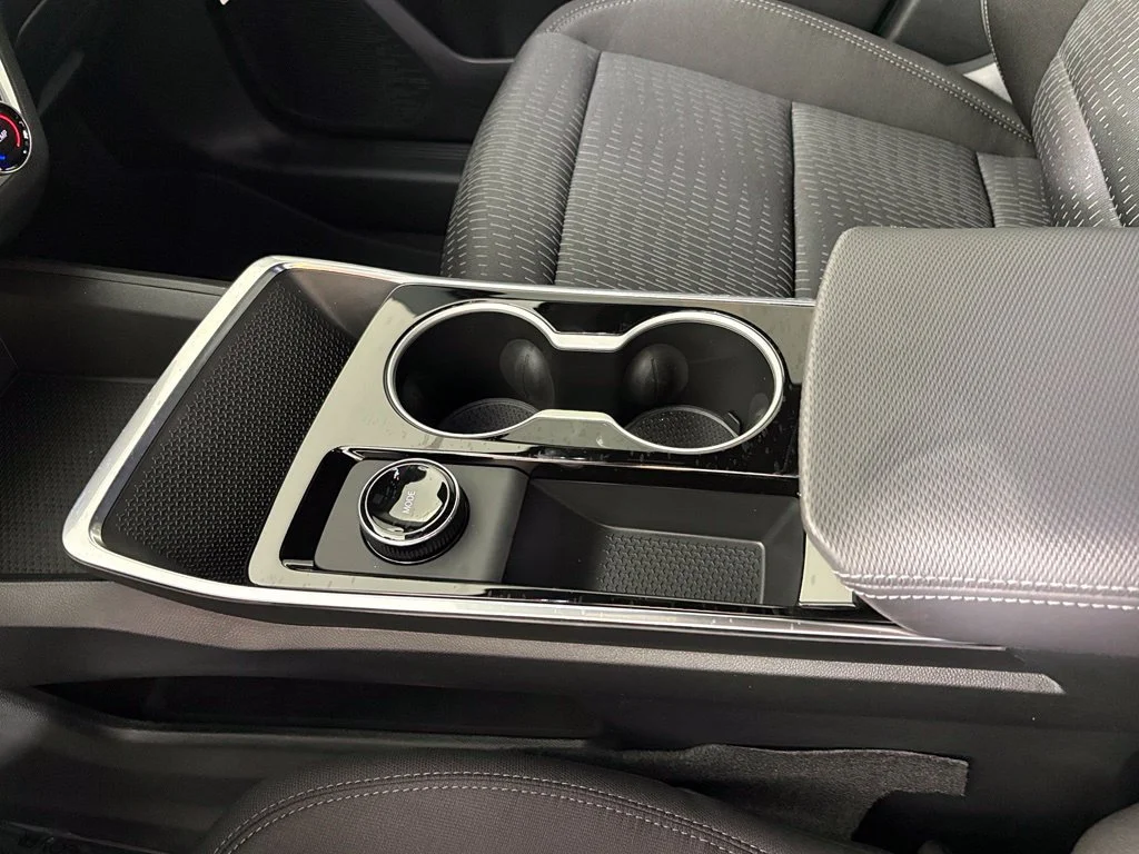 New 2027 Summit White Chevrolet LT image 34