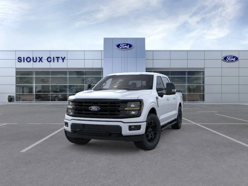 New 2026 Oxford White Ford XLT image 2