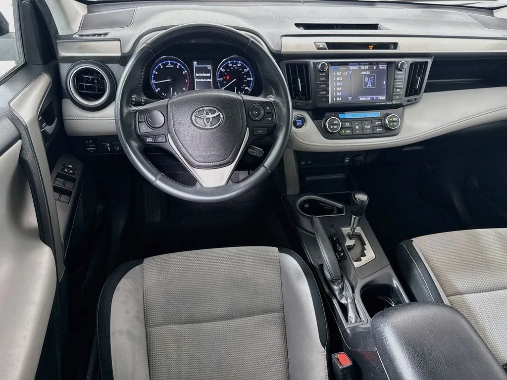 Used 2016 Silver Sky Metallic Toyota XLE image 21