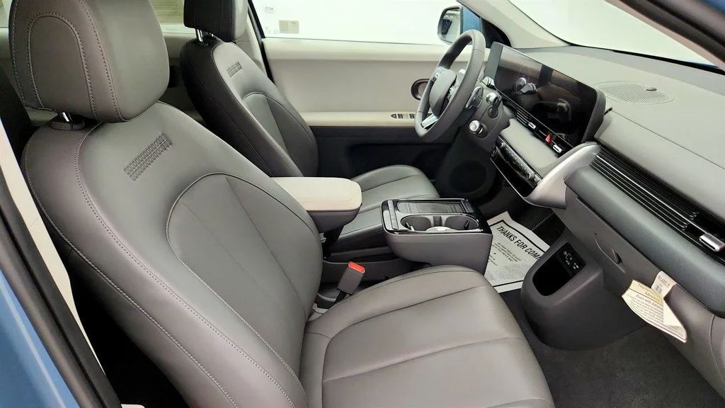 Used 2025 Lucid Blue Hyundai SE RWD image 23