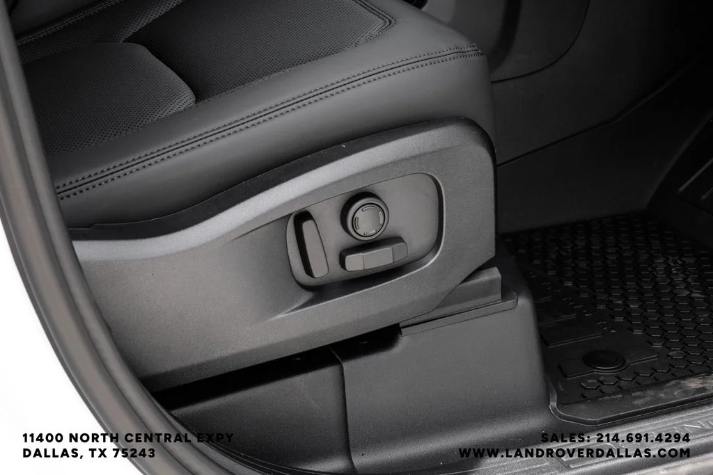 New 2026 Fuji White Land Rover S image 41