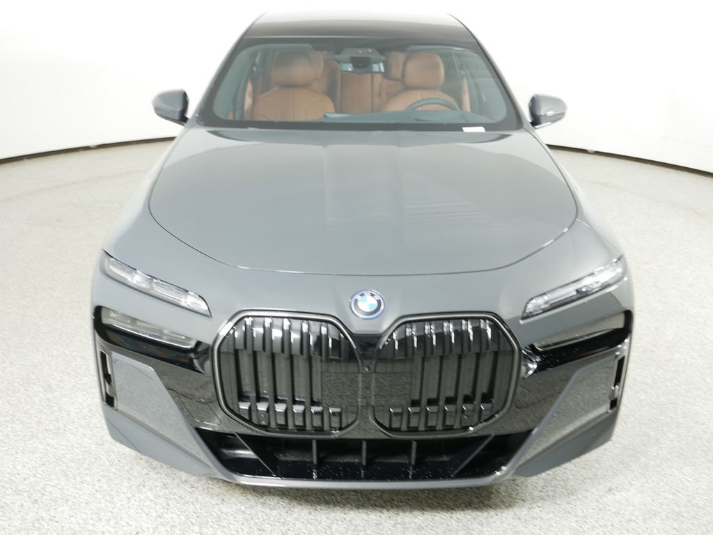2025 BMW 7 Series 750e - Photo 15
