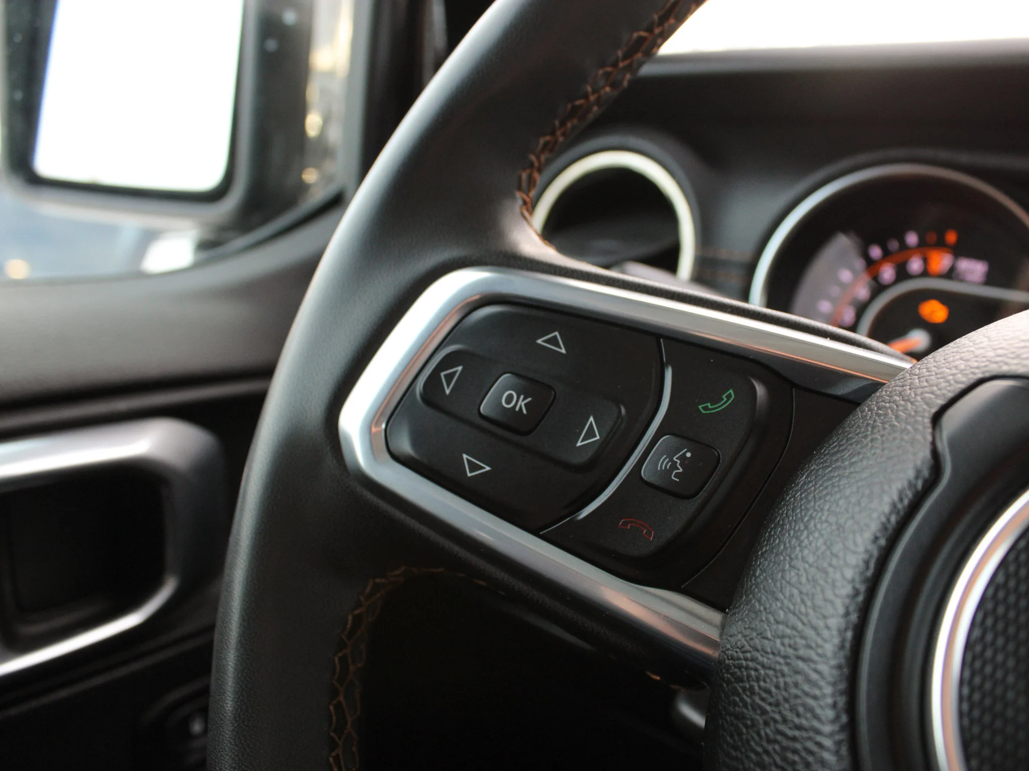 Certified Used 2023 Black Jeep High Altitude * No Accidents | Heated Seats | Leather | Apple CarPlay | 3M PPF | V6 image 17