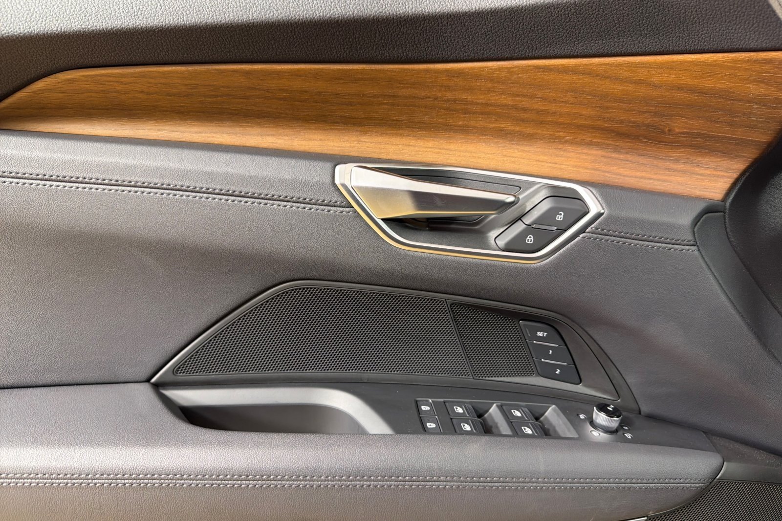 Used 2023 Daytona Gray Pearl Effect Audi Premium Plus quattro image 10