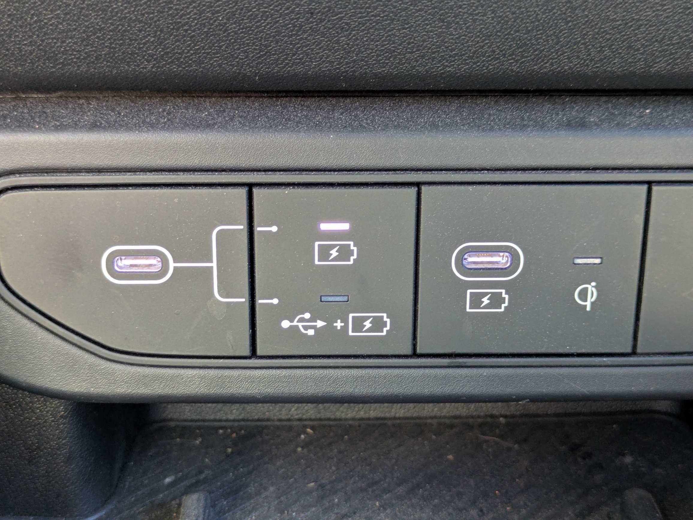 Used 2025 White Kia GT-Line image 18