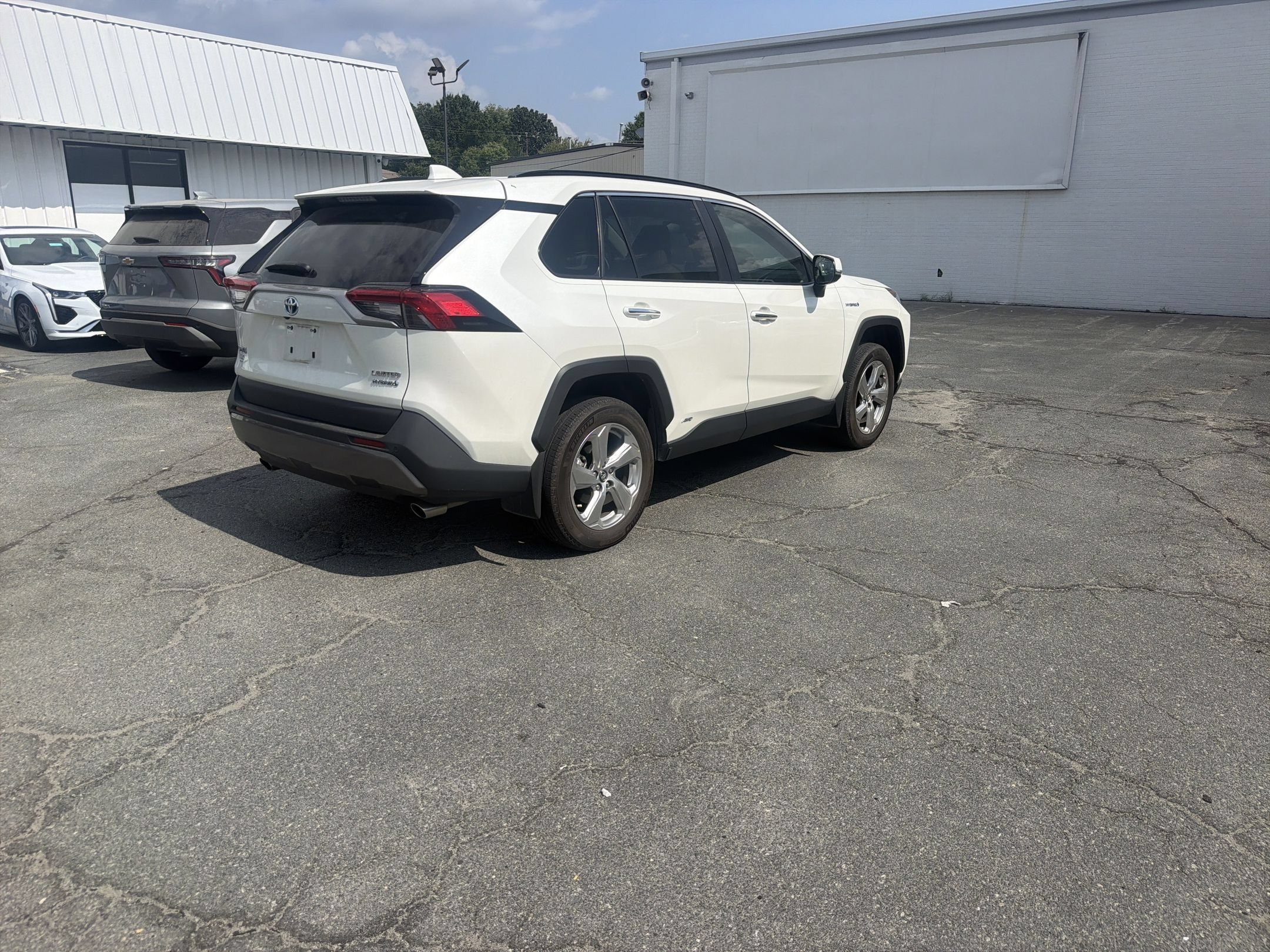 Used 2020  Toyota  image 4