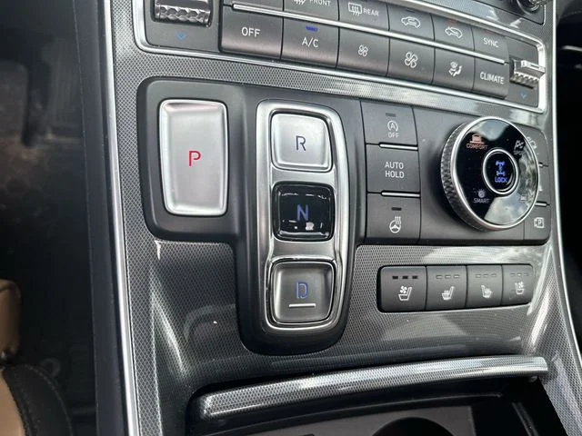 Used 2023 White Hyundai Calligraphy image 19