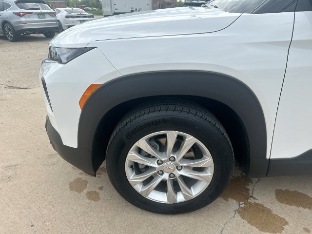 Used 2023 SUMMIT WHITE Chevrolet LS image 42