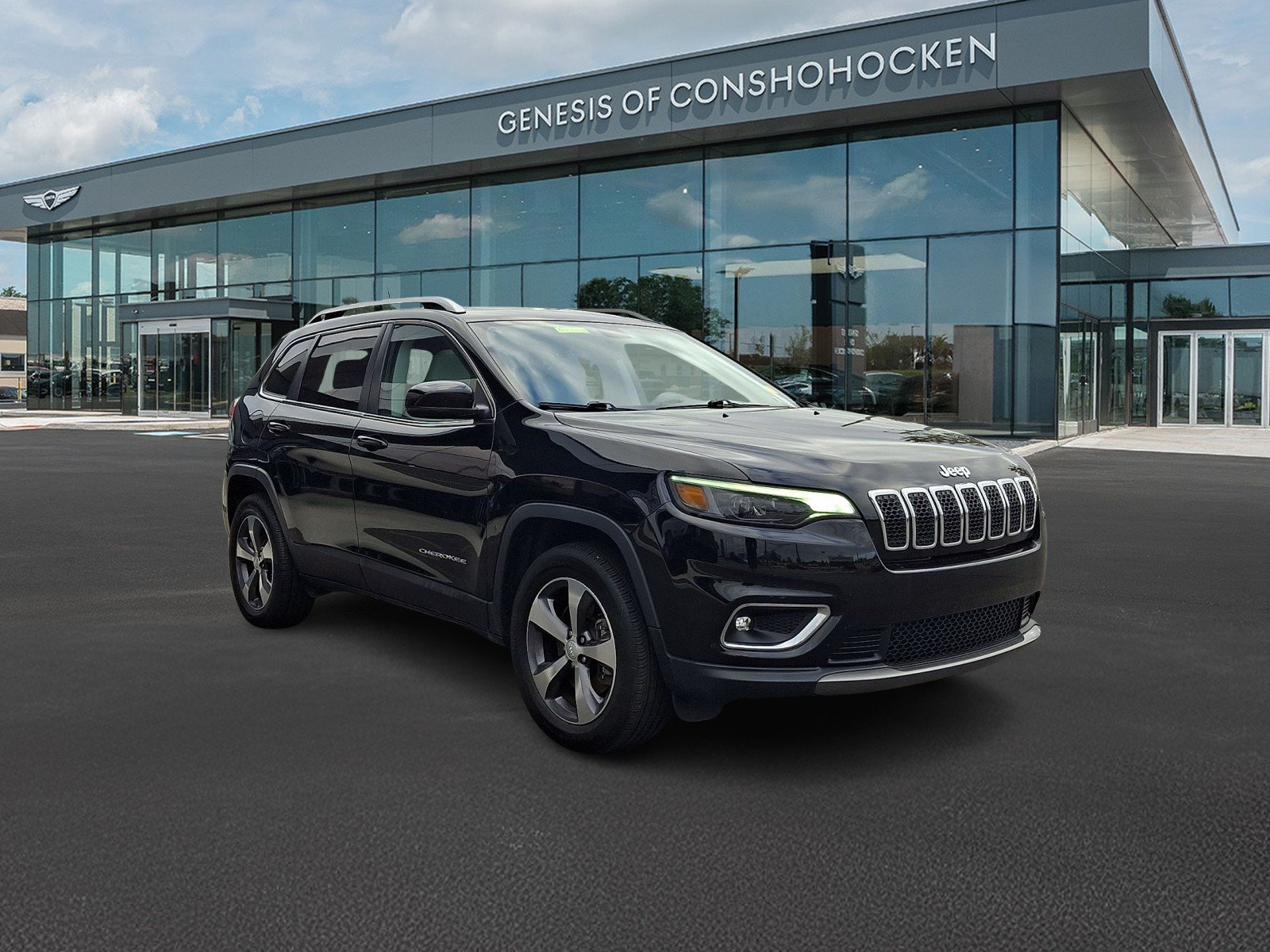 Used 2019 Jeep Cherokee Limited with VIN 1C4PJMDX6KD375008 for sale in Conshohocken, PA