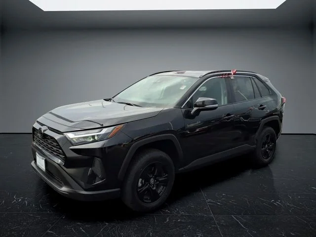 2024 Toyota RAV4 XLE - Photo 7
