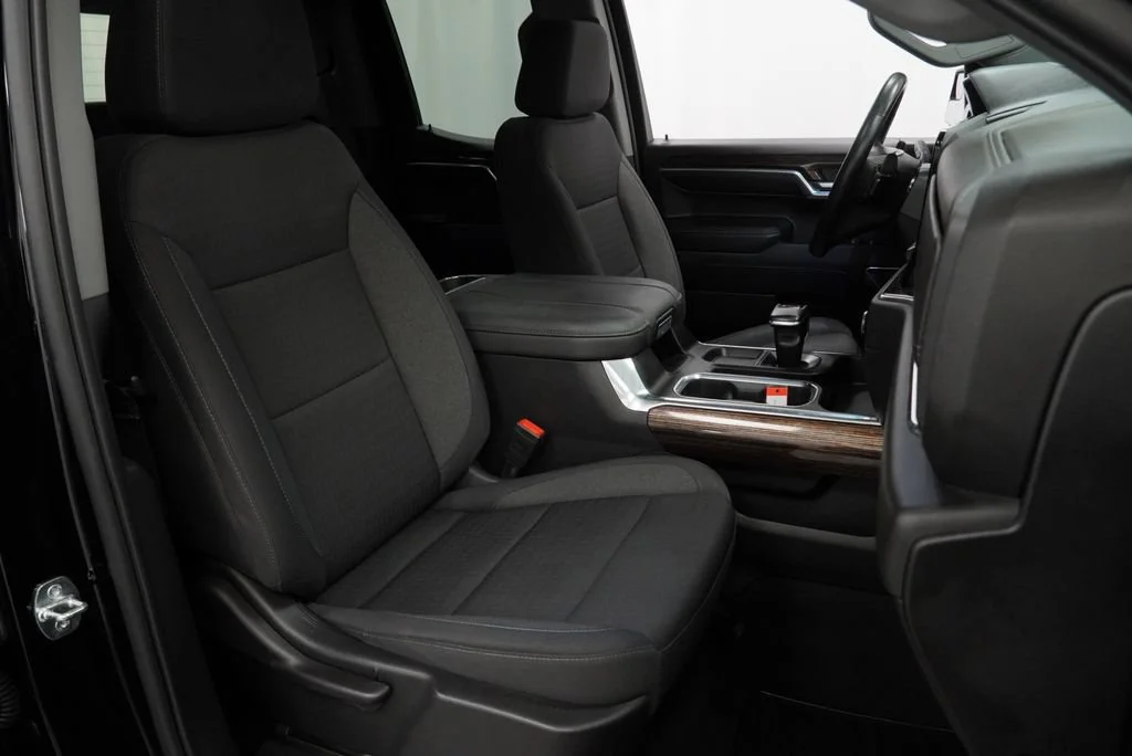Used 2023 Onyx Black GMC Elevation image 31