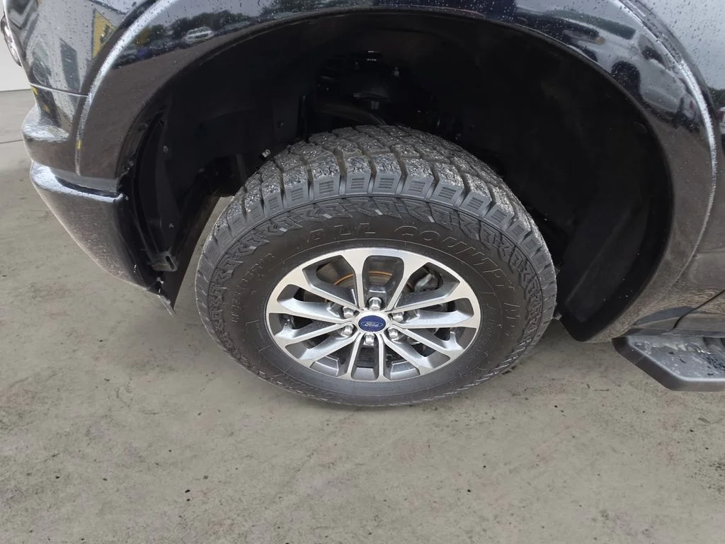 Used 2018 Black Ford Lariat image 13