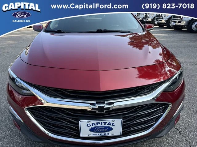Used 2021 Red Chevrolet RS image 10
