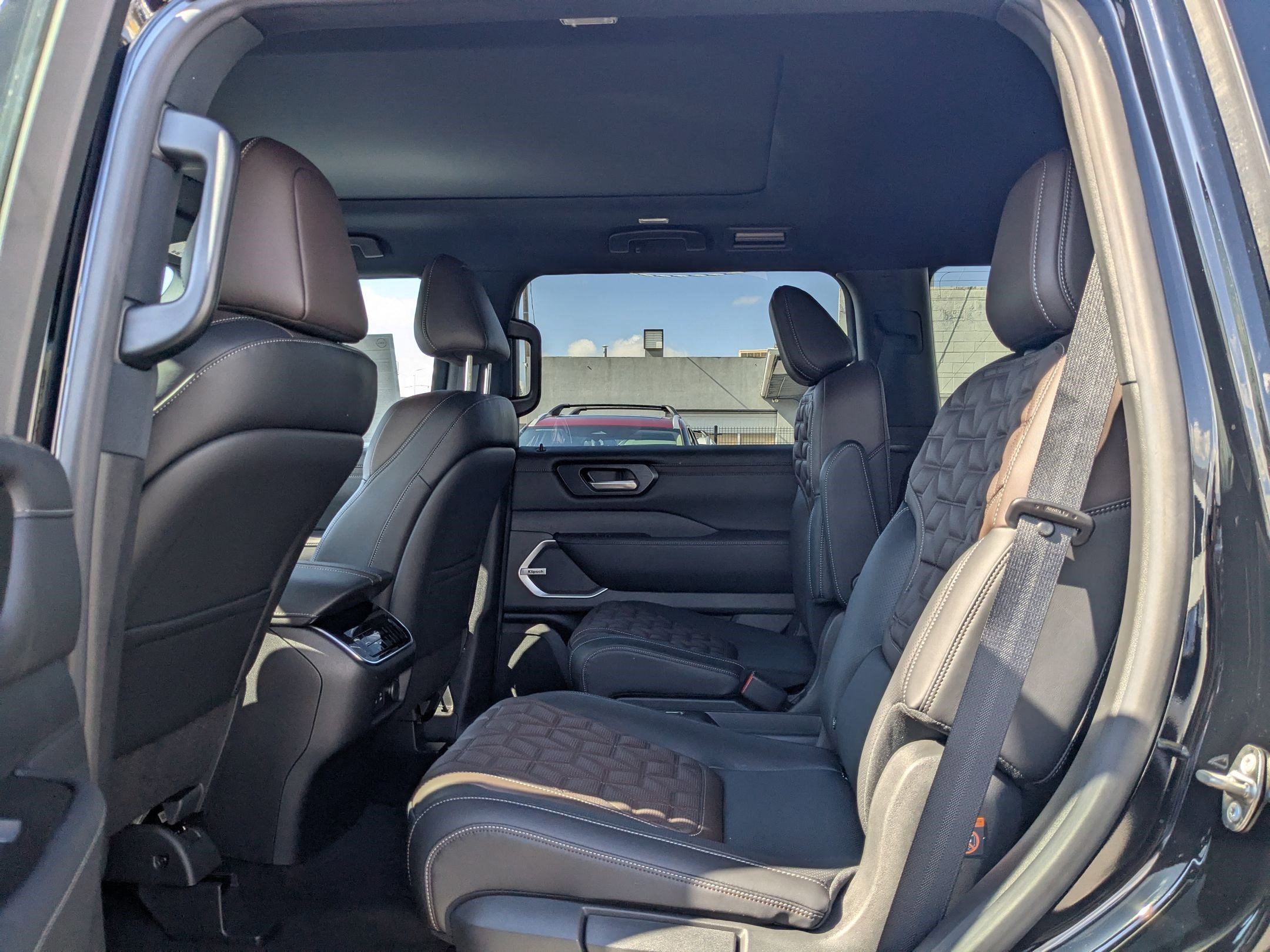 2026 Nissan Armada Platinum - Photo 17