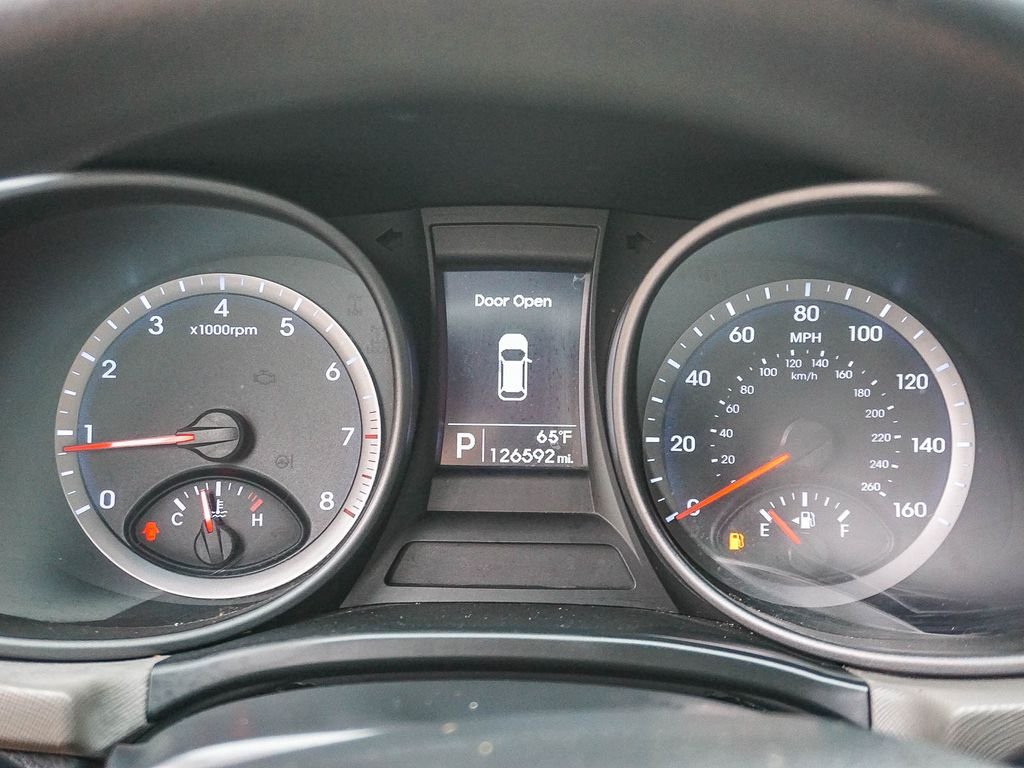 Used 2014 White Hyundai Base image 21