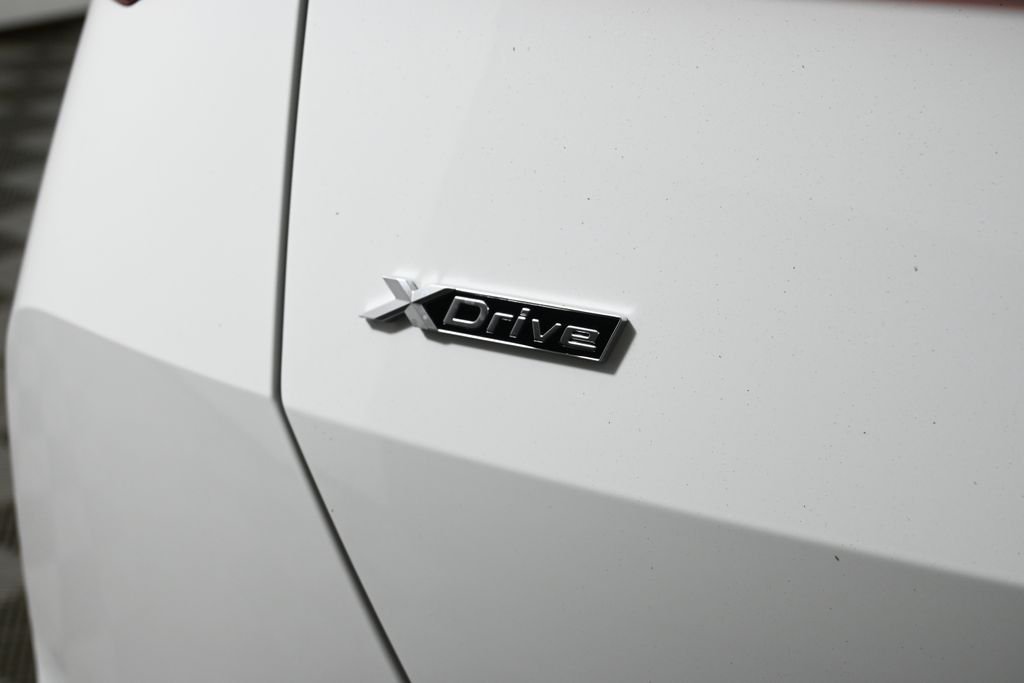 Used 2026 Alpine White BMW 30 xDrive image 40