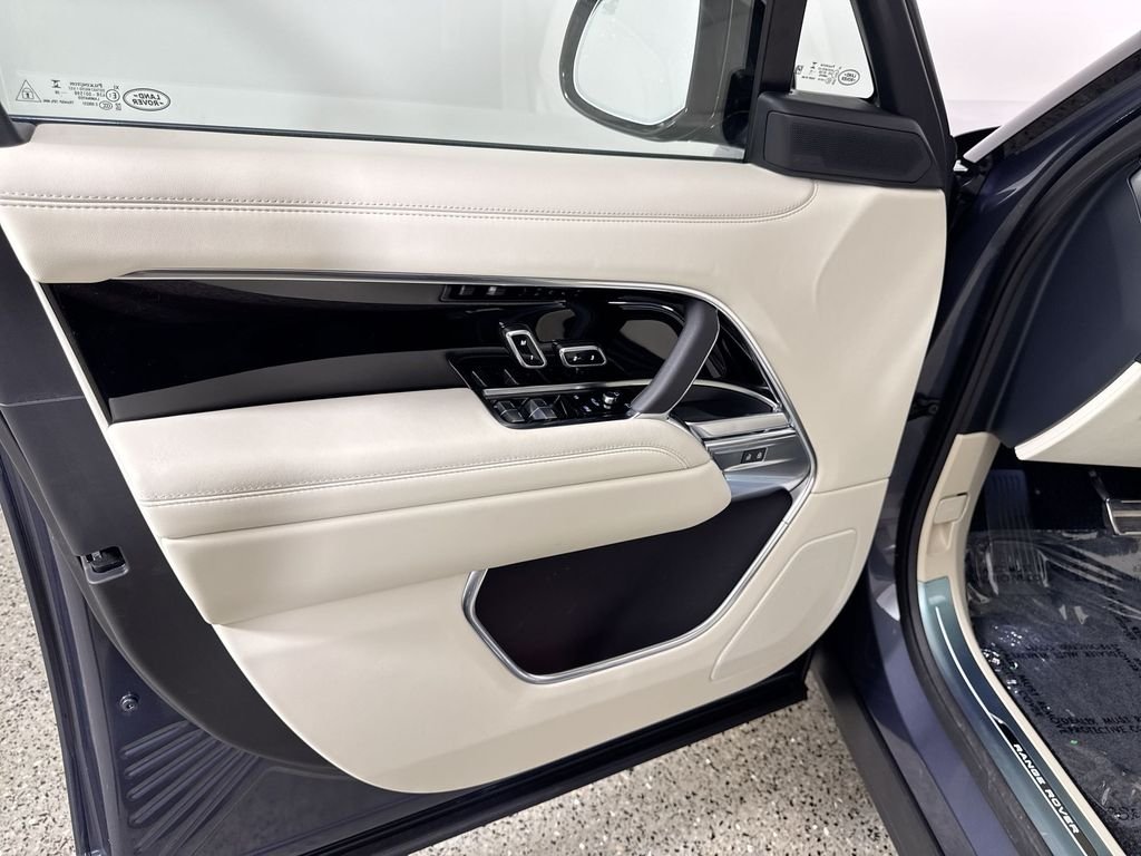 New 2026 Varesine Blue Land Rover SE LWB image 13