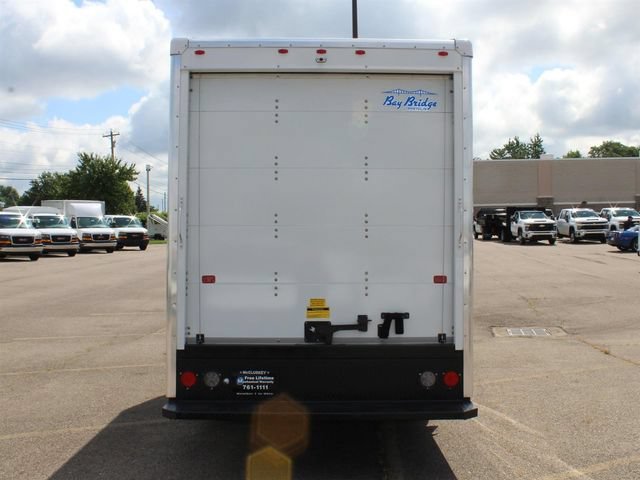 New 2026 Summit White Chevrolet 1WT image 16