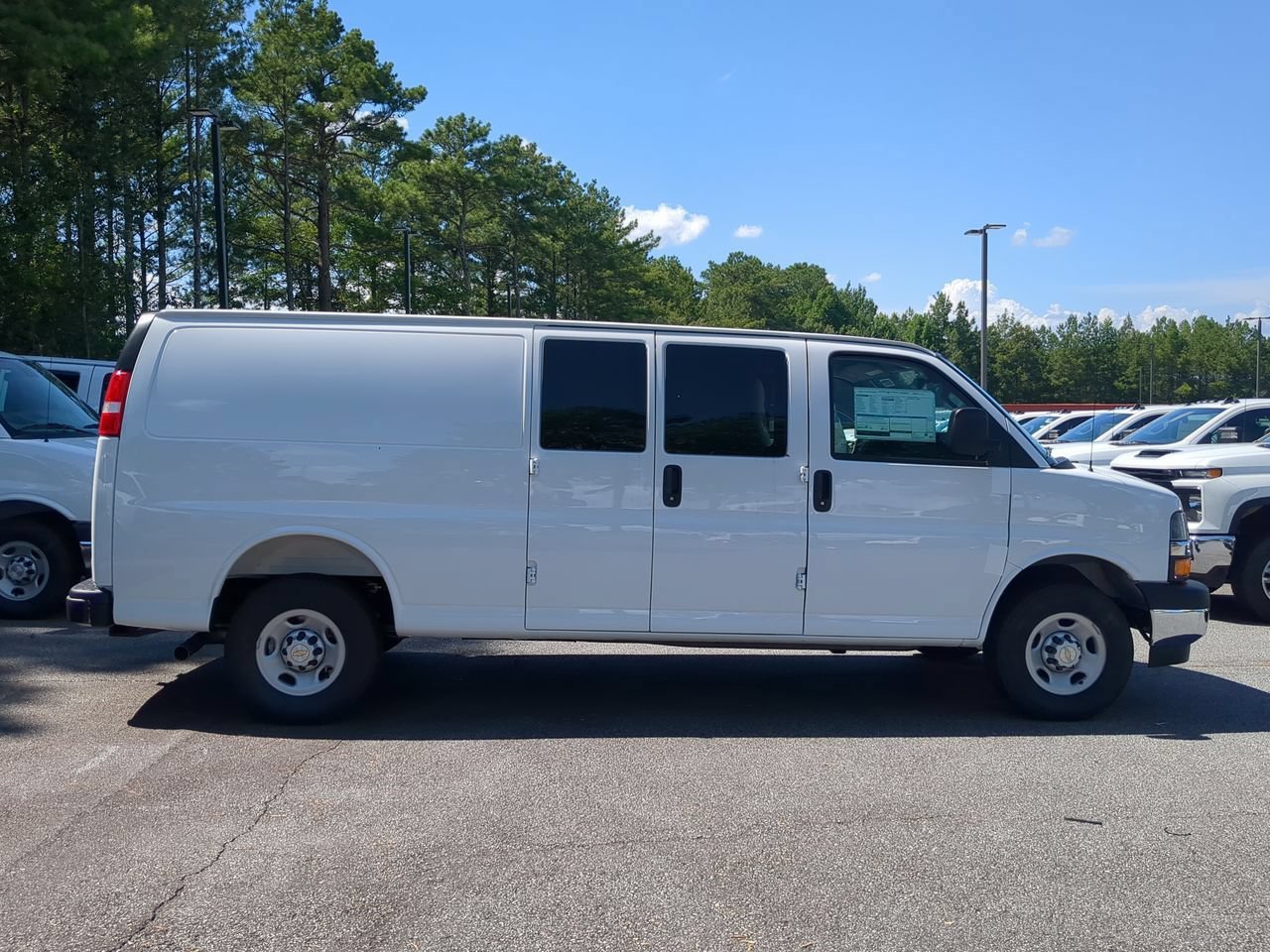 2026 Chevrolet Express Cargo Work Van - Photo 9