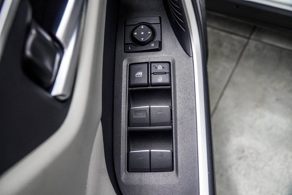 Used 2025 White Toyota XLE image 36