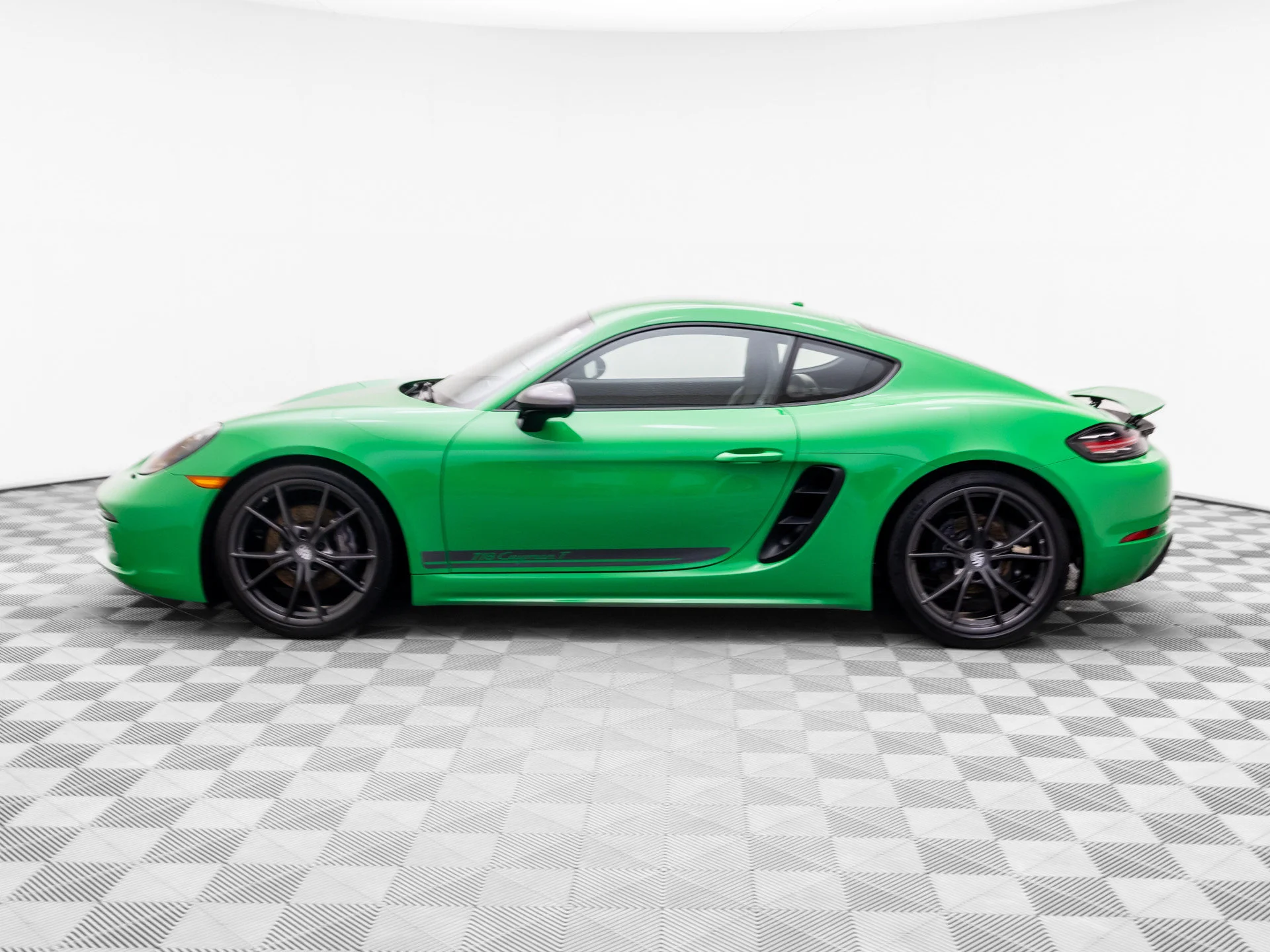 Certified Used 2021 Green Porsche T image 2