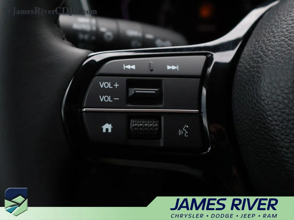 Used 2025 Black Honda EX-L image 26