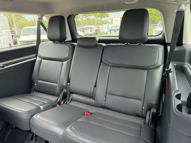 New 2026 Agate Black Metallic Ford MAX Active image 7