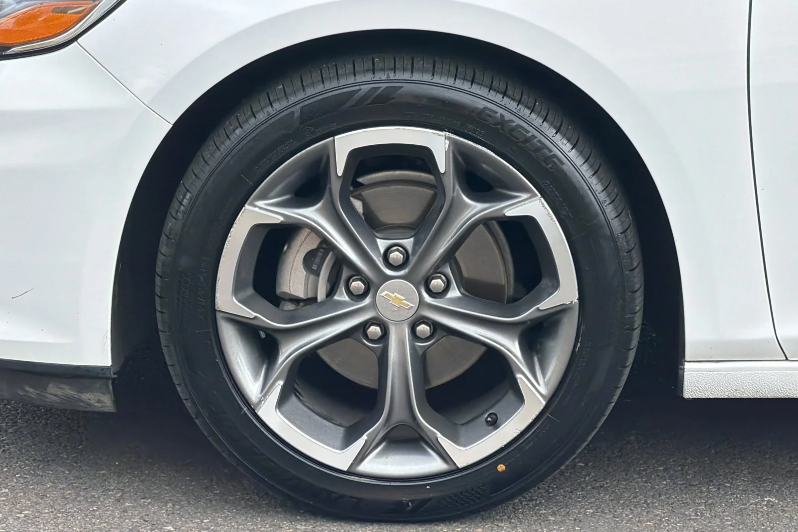 Used 2024 White Chevrolet LT image 24