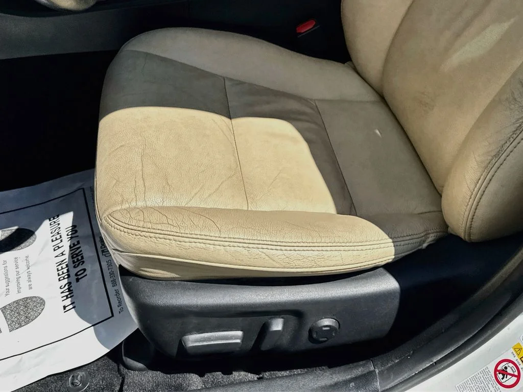 Used 2016 White Toyota XLE Premium image 22