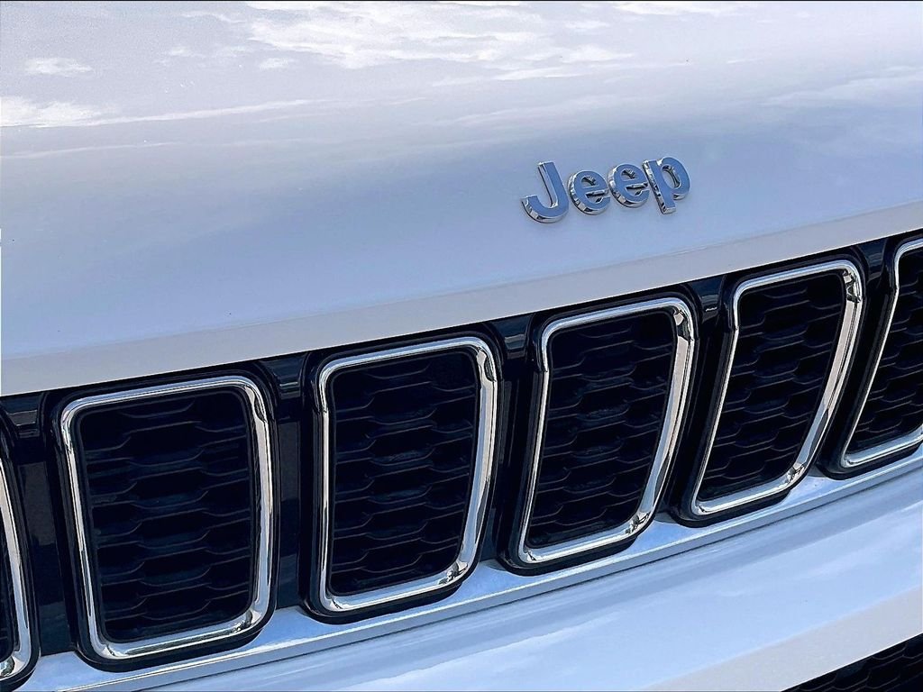 Used 2023 Bright White Clearcoat Jeep Limited image 31